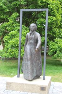 Katharina von Bora statue